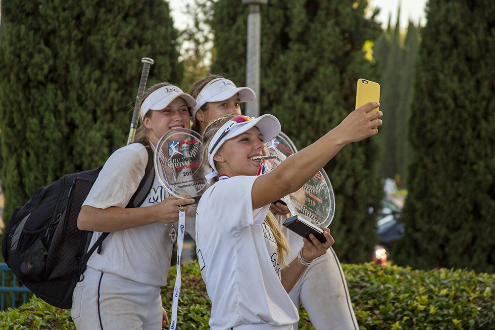 creative softball team pictures